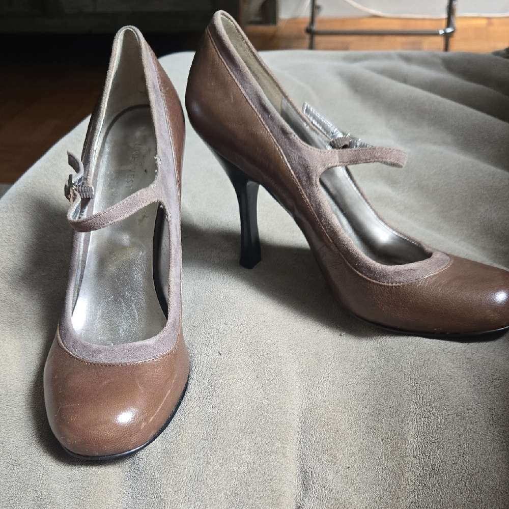 NINE WEST VINTAGE LEATHER AND SUEDE MARY JANE HEELS